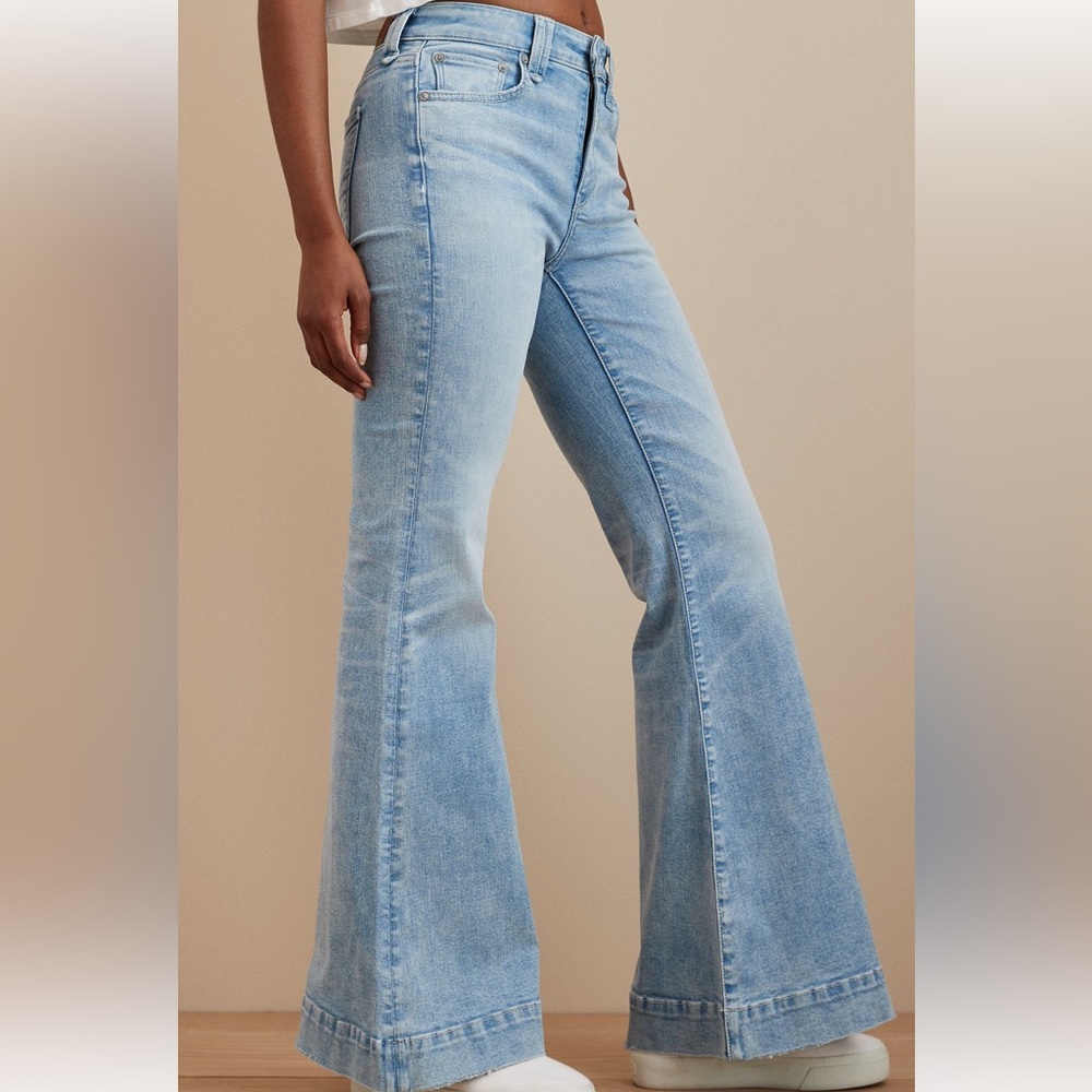 EUC American Eagle Next Level Stretch Bell bottoms - short